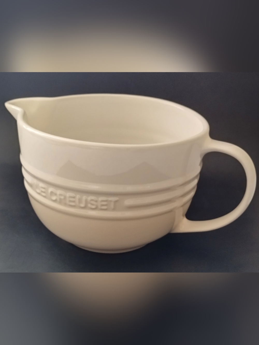 Le Creuset 2 Liter Batter Mixing Bowl Meringue Off-White Stoneware Disc HTF